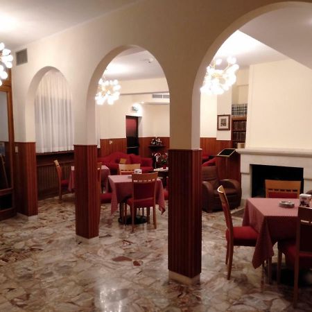 Hotel Viola 卡拉马尼科泰尔梅 外观 照片